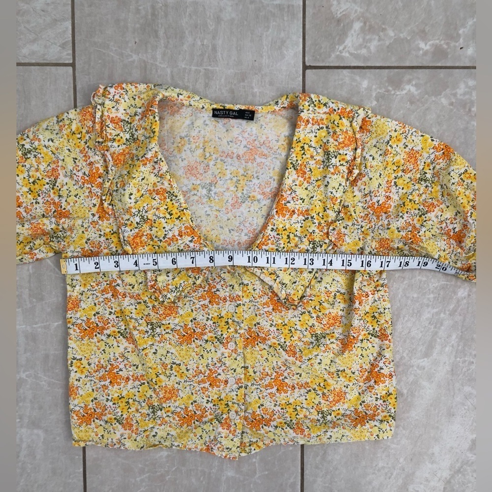Nasty Gal Floral Collared Short Sleeve Blouse - Picture 5 of 6
